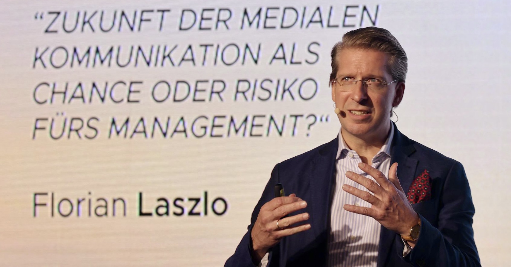 OBSERVER CEO Florian Laszlo beim ersten Zukunftsforum Ramsau 2024